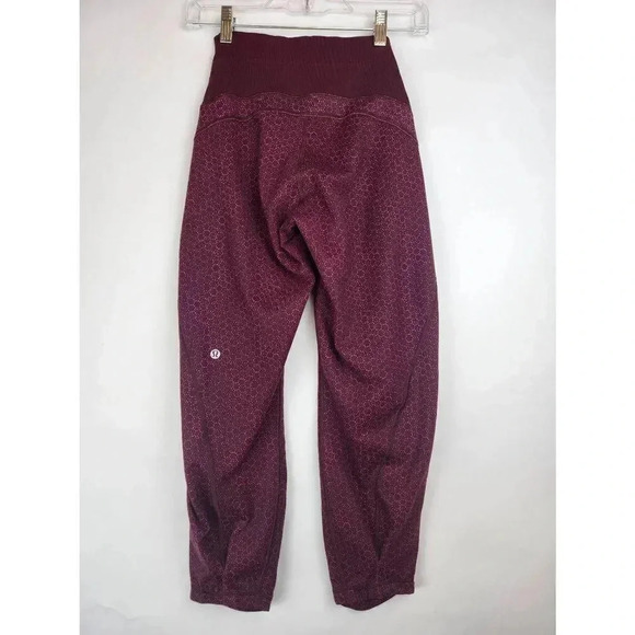 Lululemon Shake It Out Crop Star Pixel Maroon Size 6. - Picture 2 of 6